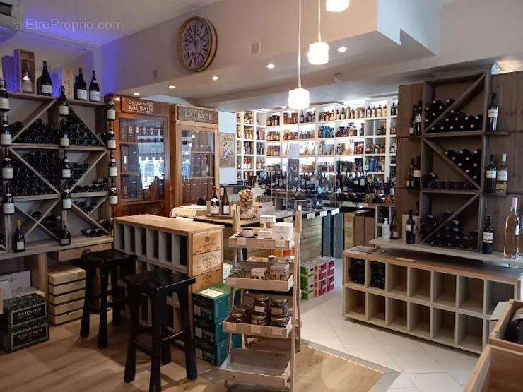 Commerce à MANDELIEU-LA-NAPOULE