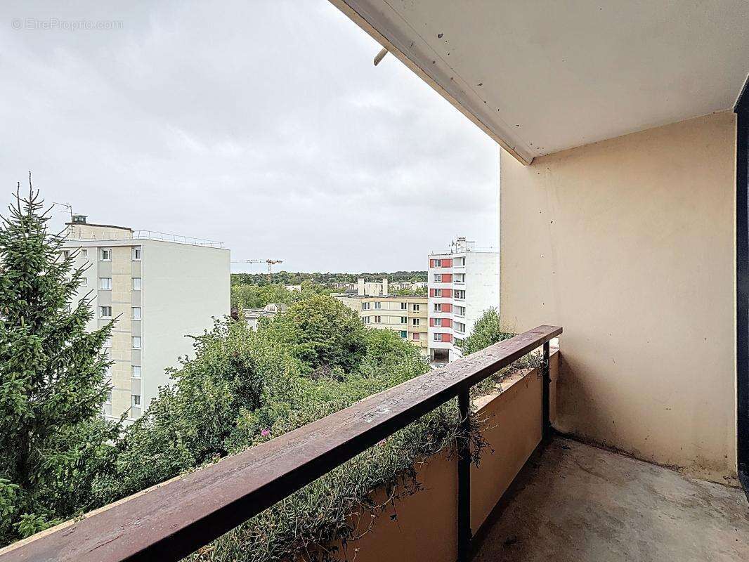 Appartement à MONTIGNY-LE-BRETONNEUX