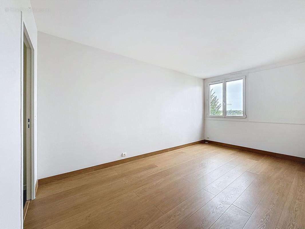 Appartement à MONTIGNY-LE-BRETONNEUX