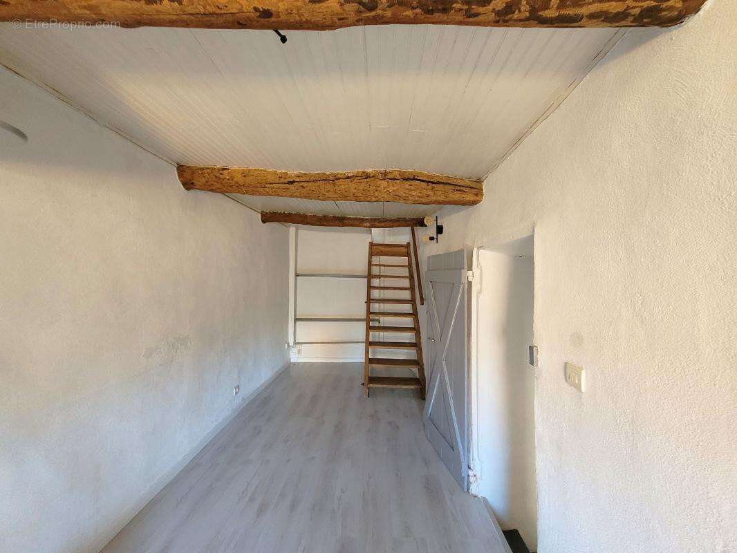 Maison à VINON-SUR-VERDON