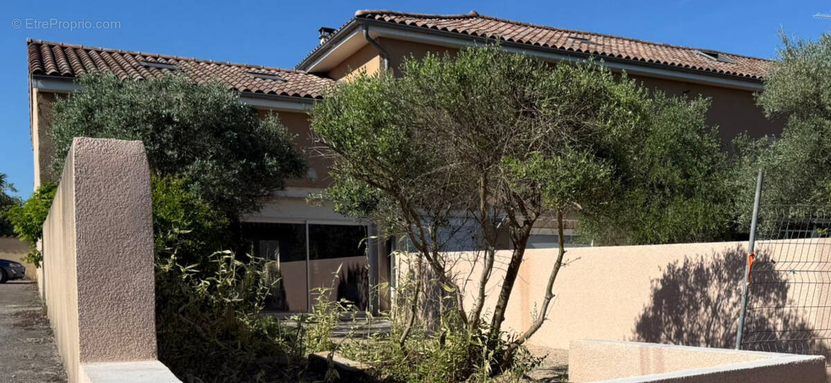 Maison à ROUSSILLON