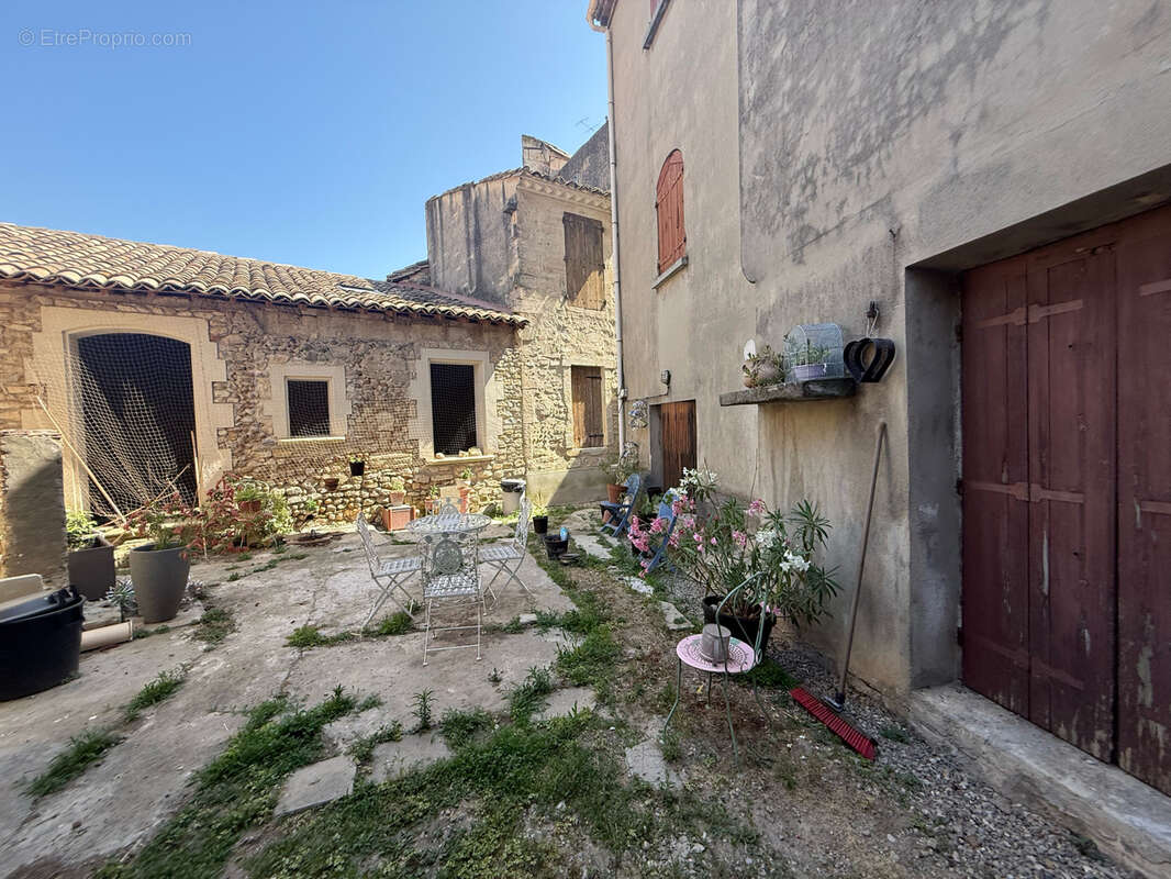 Maison à SAINT-GILLES
