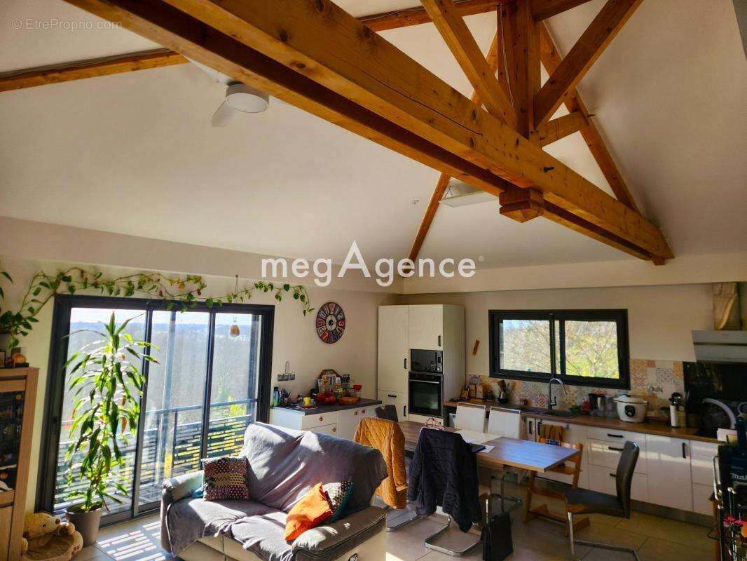 Maison à CUBZAC-LES-PONTS