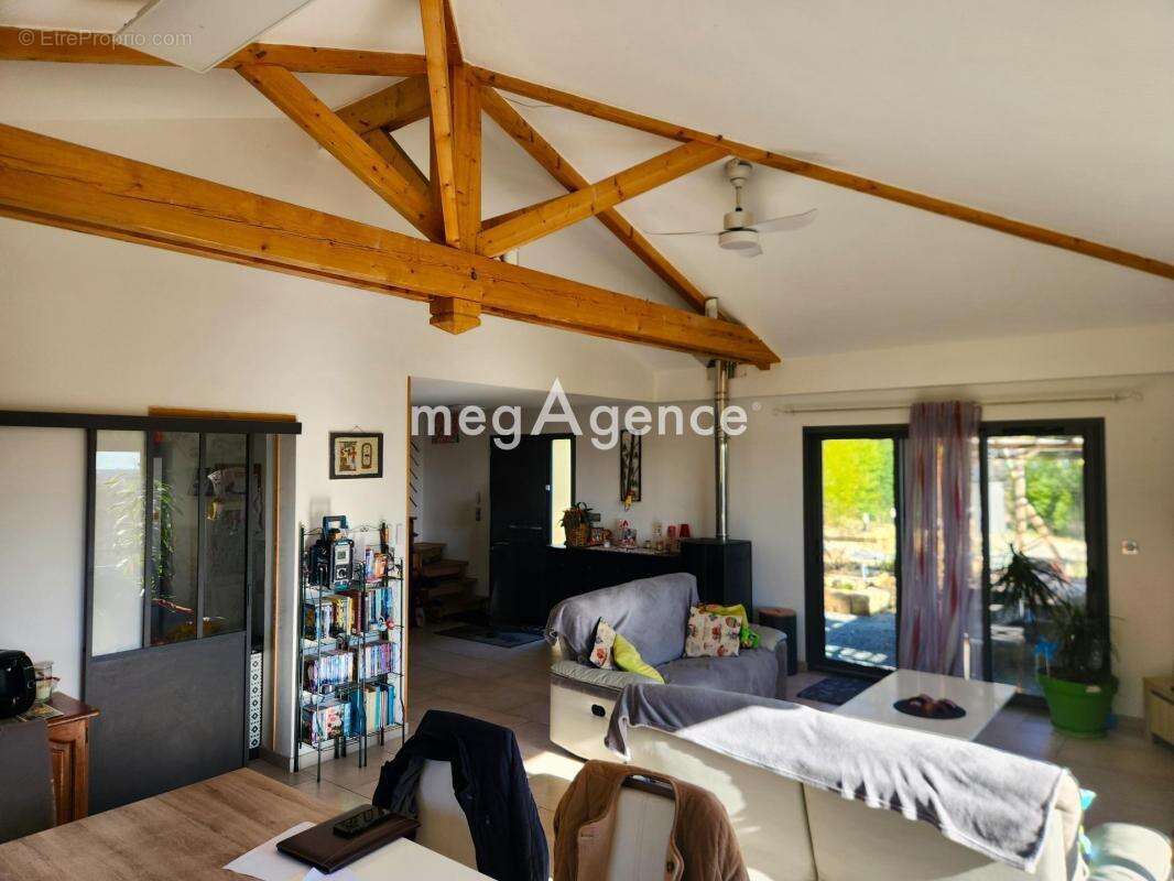 Maison à CUBZAC-LES-PONTS