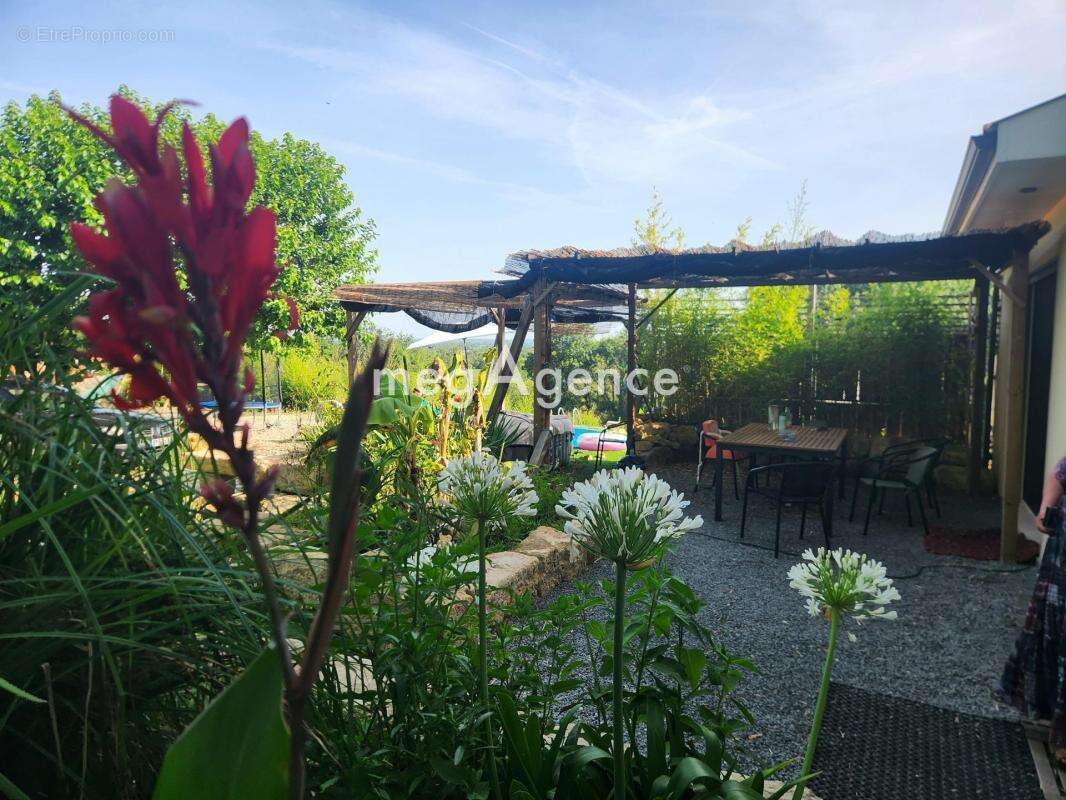 Maison à CUBZAC-LES-PONTS