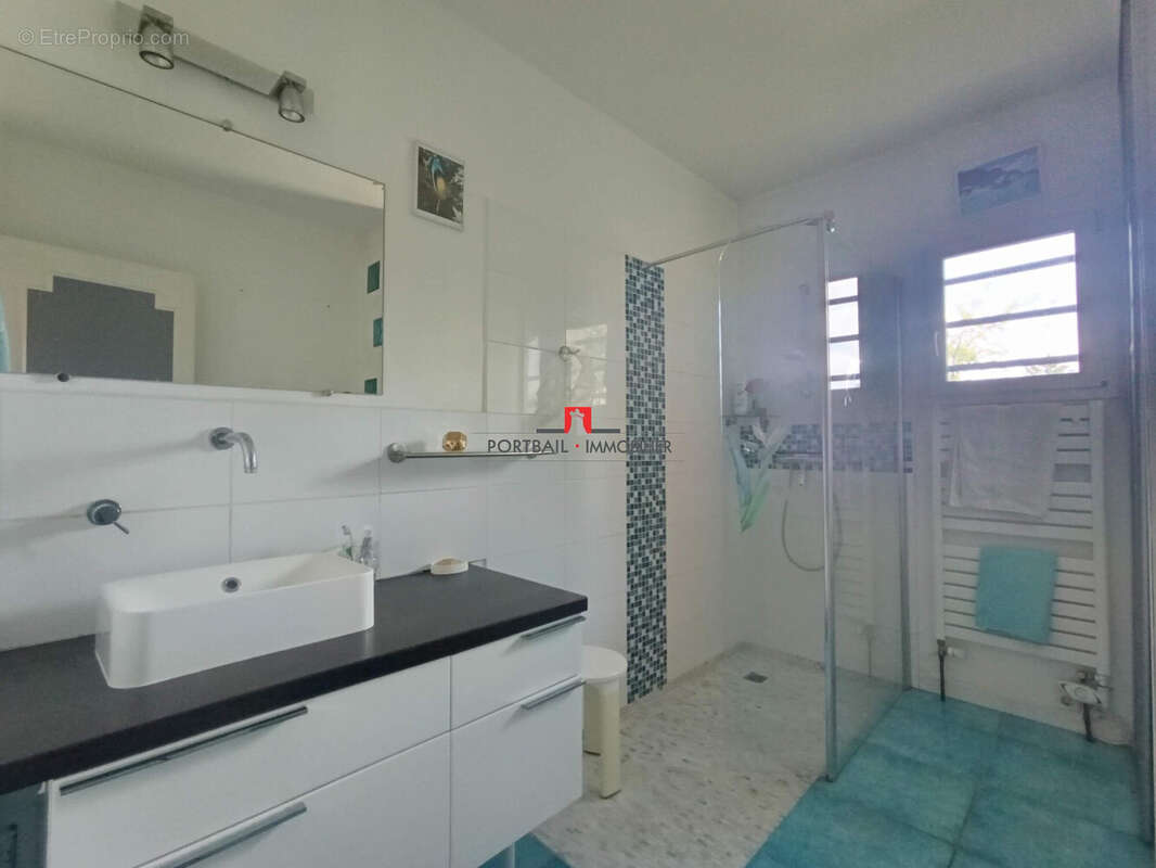 Maison à CARBON-BLANC