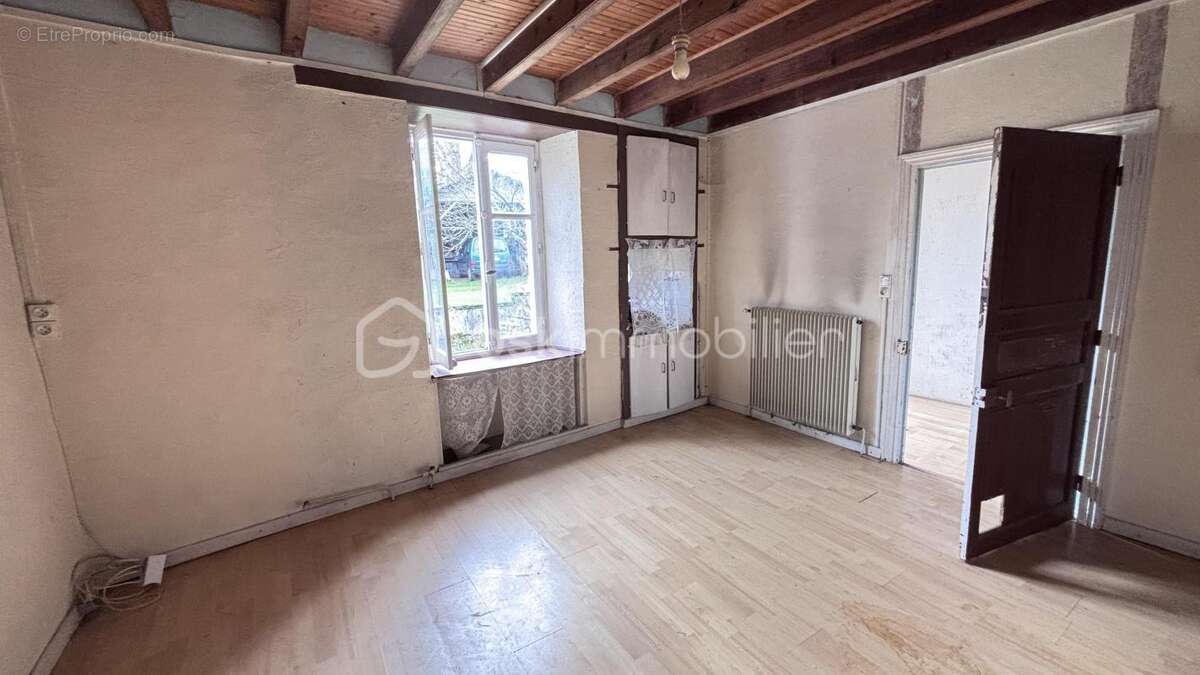 Maison à SAINT-GEORGES-DE-NOISNE