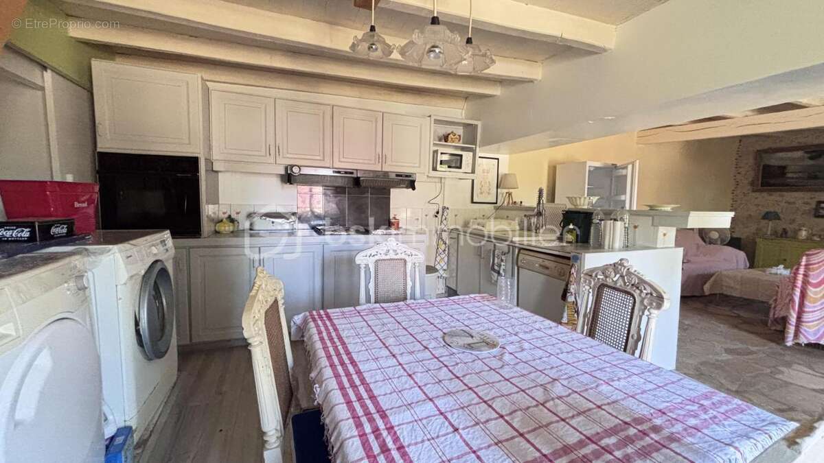 Maison à SAINT-GEORGES-DE-NOISNE