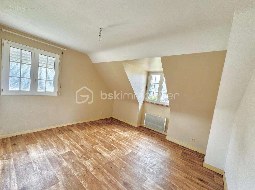 Maison à CARHAIX-PLOUGUER