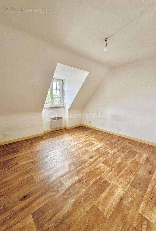 Maison à CARHAIX-PLOUGUER