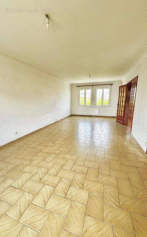 Maison à CARHAIX-PLOUGUER