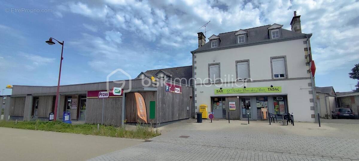 Commerce à SAINT-PIERRE-DES-LANDES