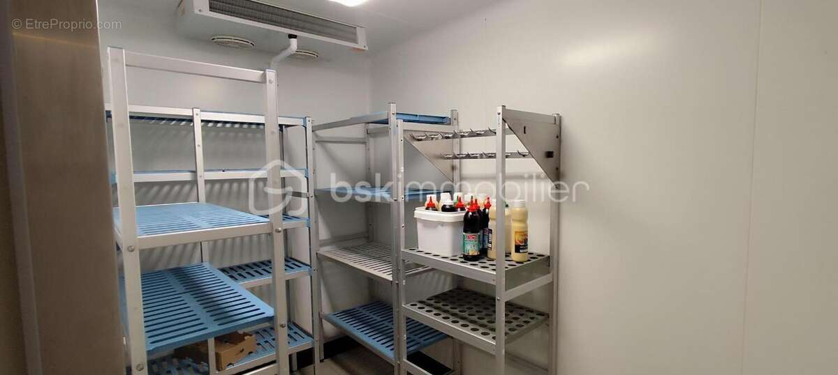 Commerce à SAINT-PIERRE-DES-LANDES