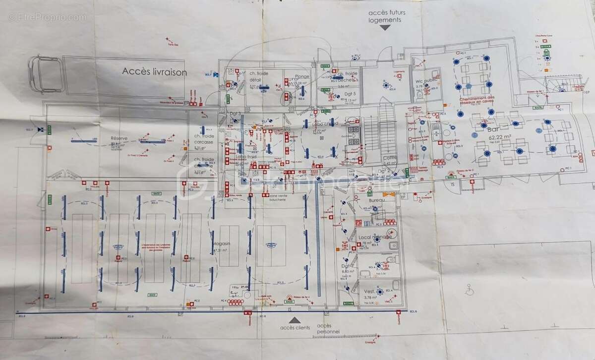 Commerce à SAINT-PIERRE-DES-LANDES