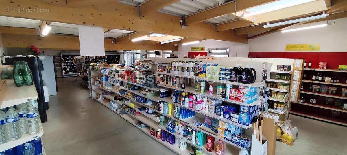 Commerce à SAINT-PIERRE-DES-LANDES