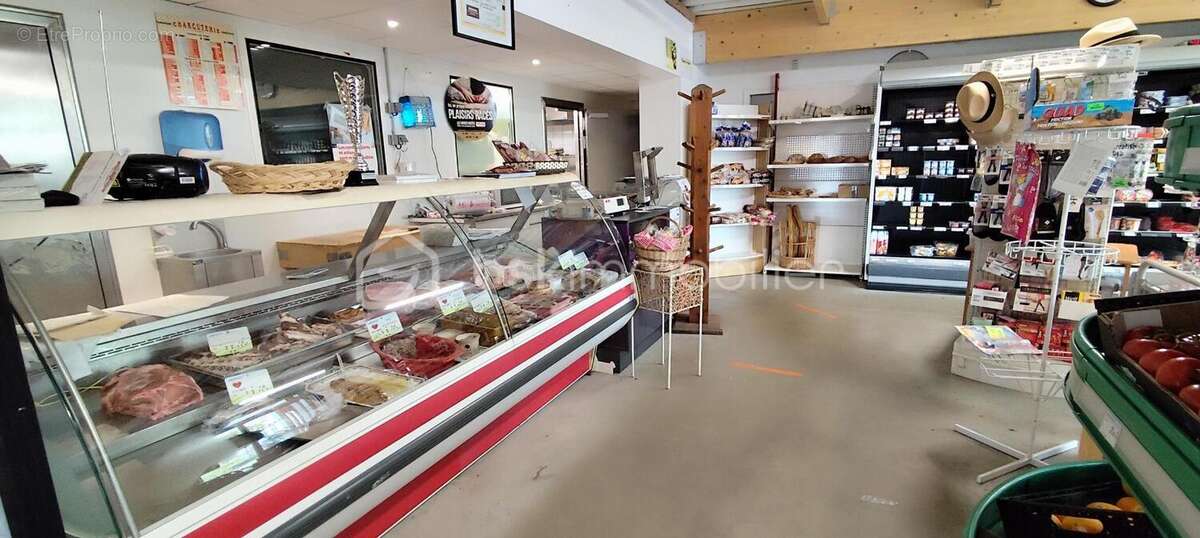 Commerce à SAINT-PIERRE-DES-LANDES