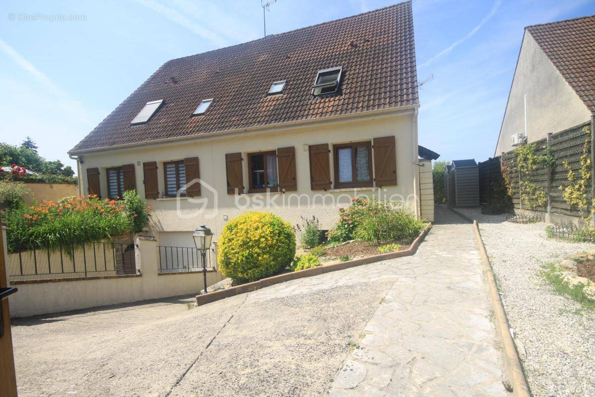 Maison à LA FERTE-ALAIS