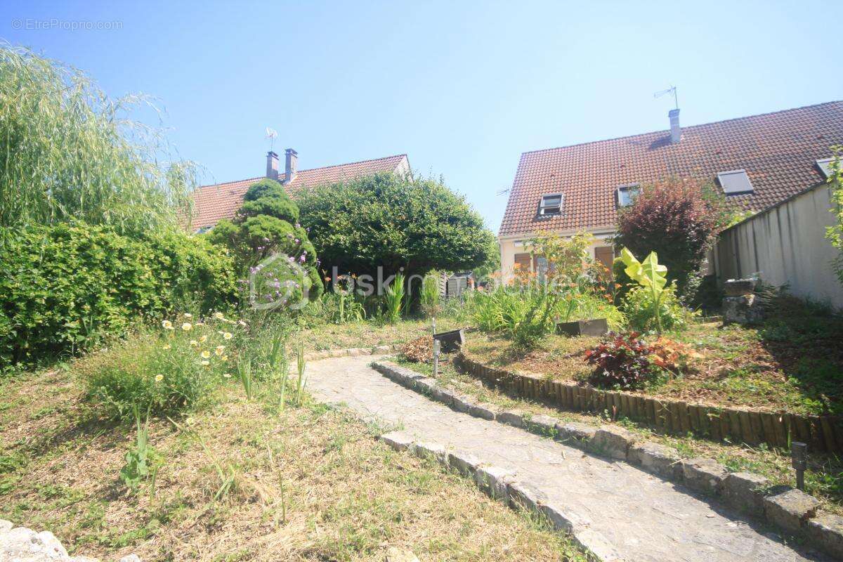 Maison à LA FERTE-ALAIS