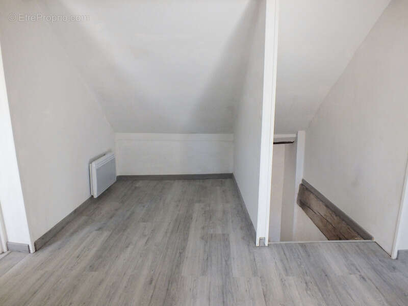 Maison à MONTIGNY-MONTFORT