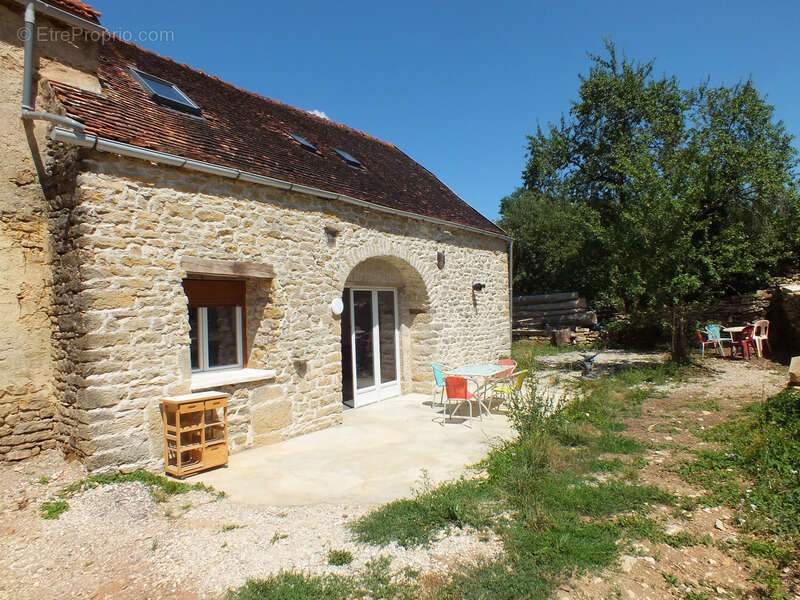 Maison à MONTIGNY-MONTFORT