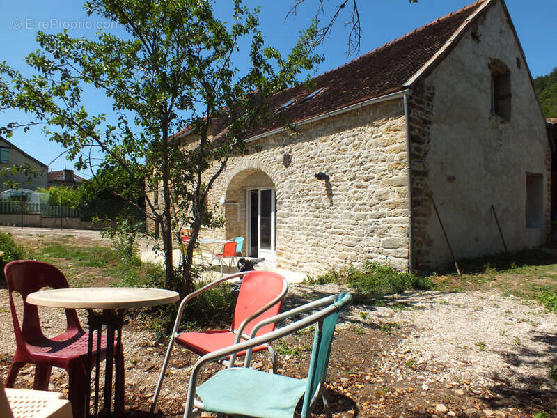 Maison à MONTIGNY-MONTFORT