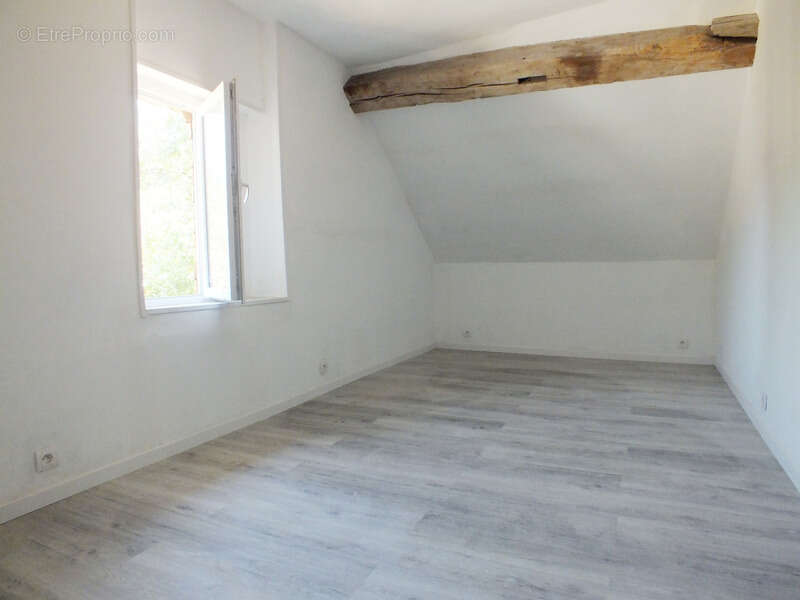 Maison à MONTIGNY-MONTFORT