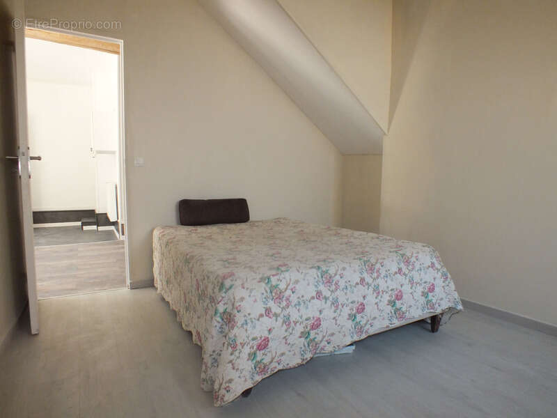 Maison à MONTIGNY-MONTFORT