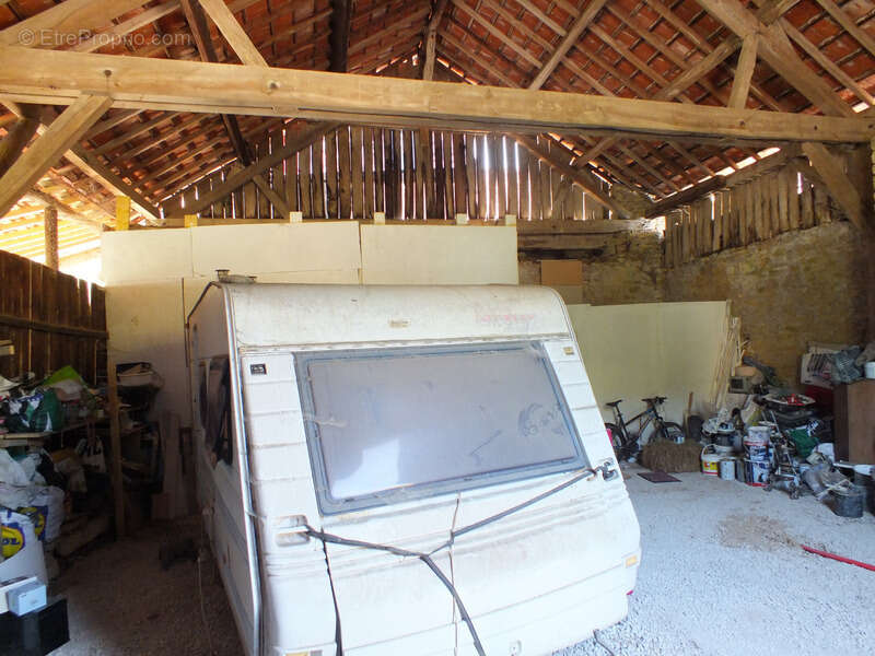 Maison à MONTIGNY-MONTFORT