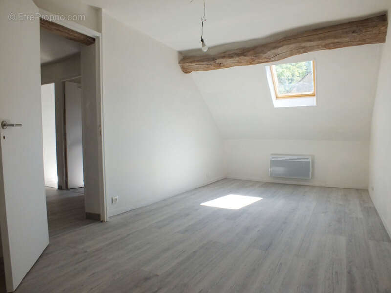 Maison à MONTIGNY-MONTFORT