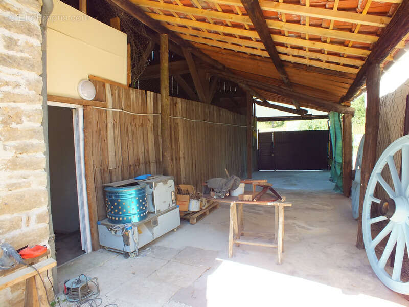 Maison à MONTIGNY-MONTFORT