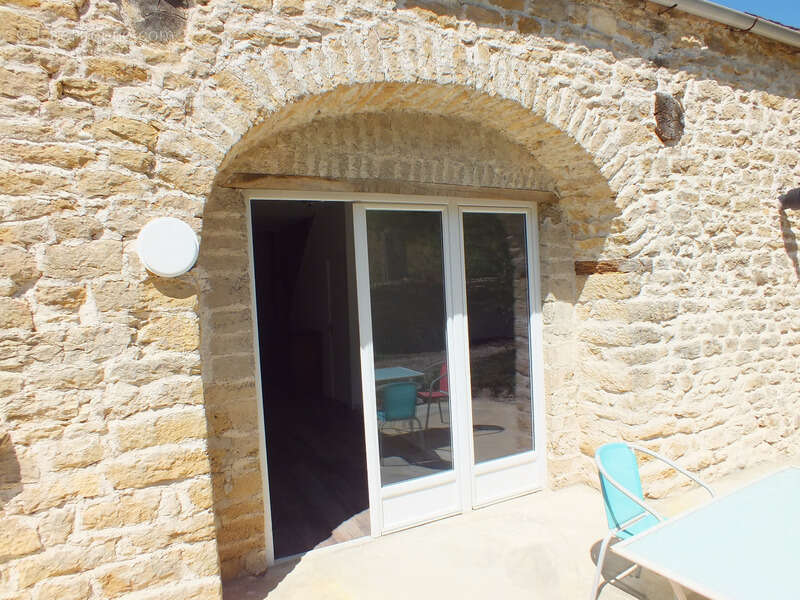 Maison à MONTIGNY-MONTFORT