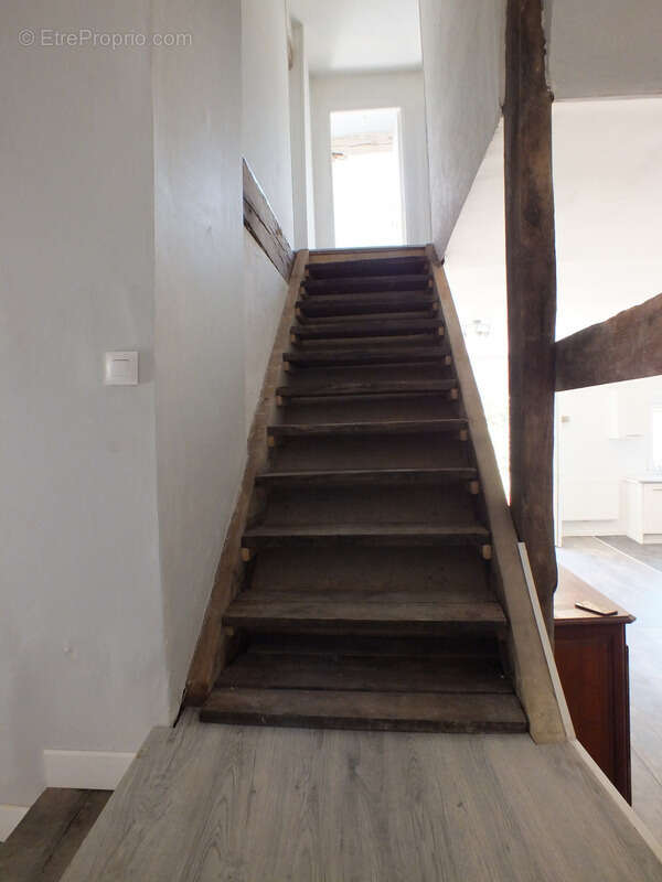 Maison à MONTIGNY-MONTFORT