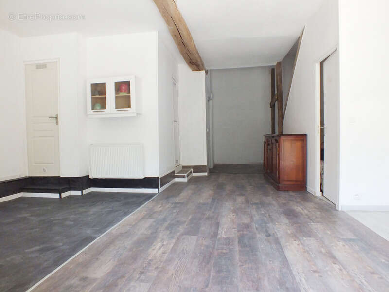 Maison à MONTIGNY-MONTFORT