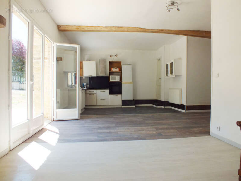 Maison à MONTIGNY-MONTFORT