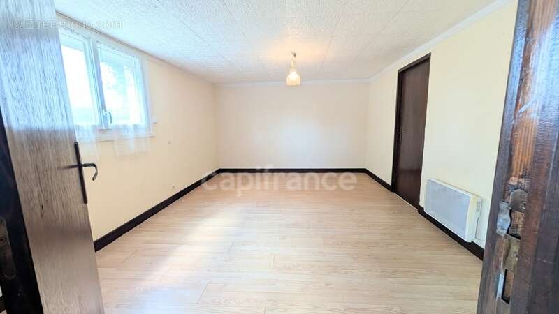 Maison à GENSAC-LA-PALLUE