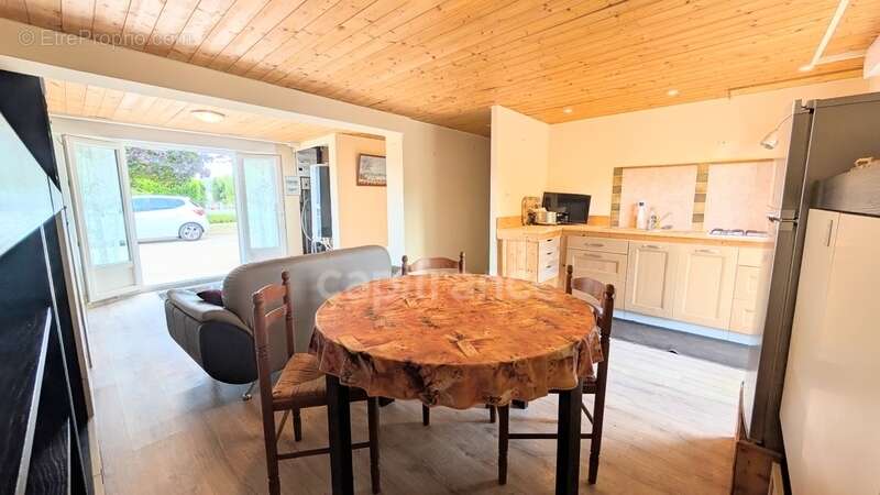 Maison à GENSAC-LA-PALLUE