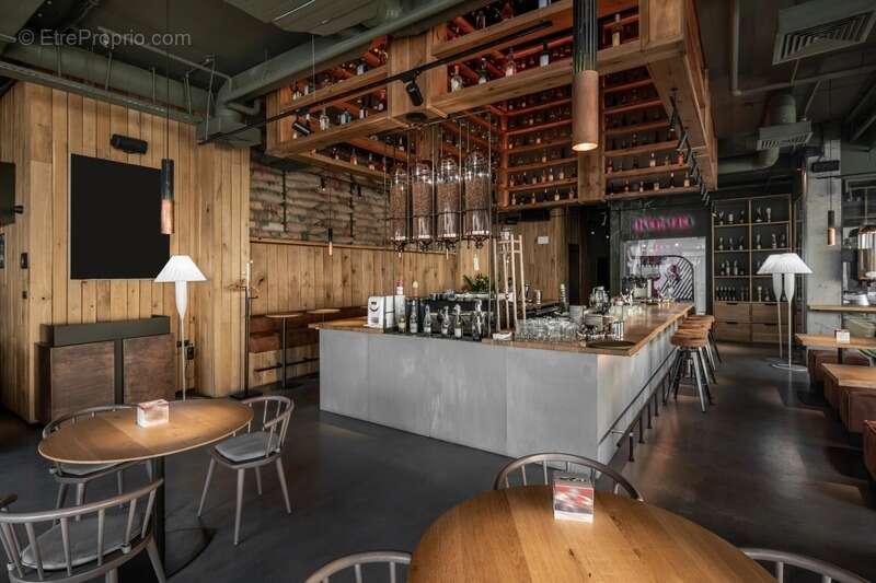 Commerce à VALLAURIS