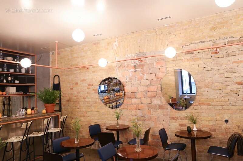 Commerce à VALLAURIS