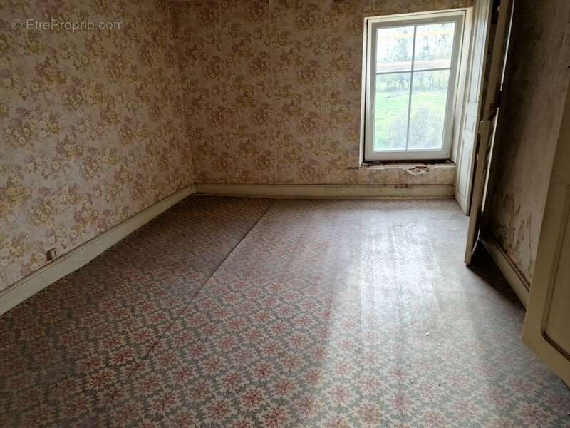 Maison à CONTREXEVILLE