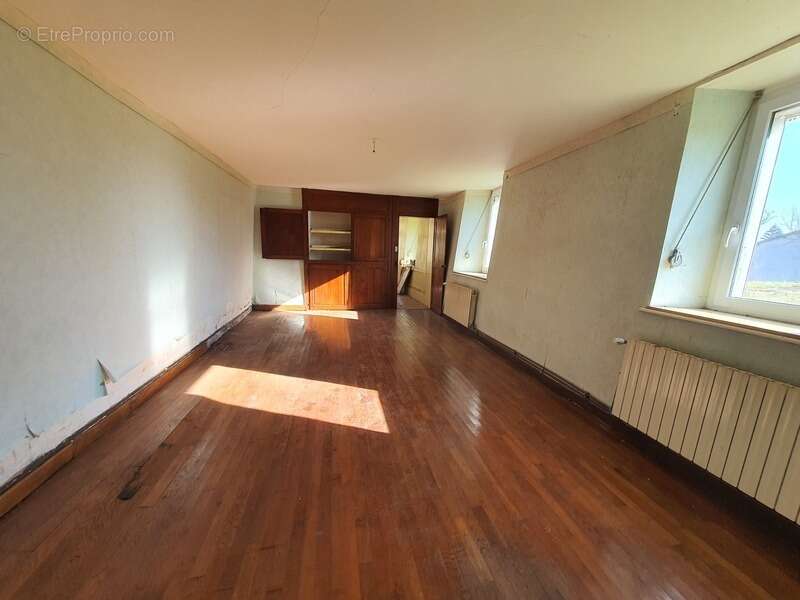 Maison à CONTREXEVILLE