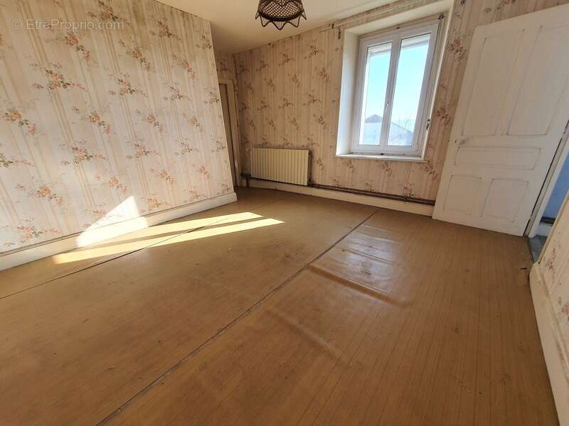 Maison à CONTREXEVILLE