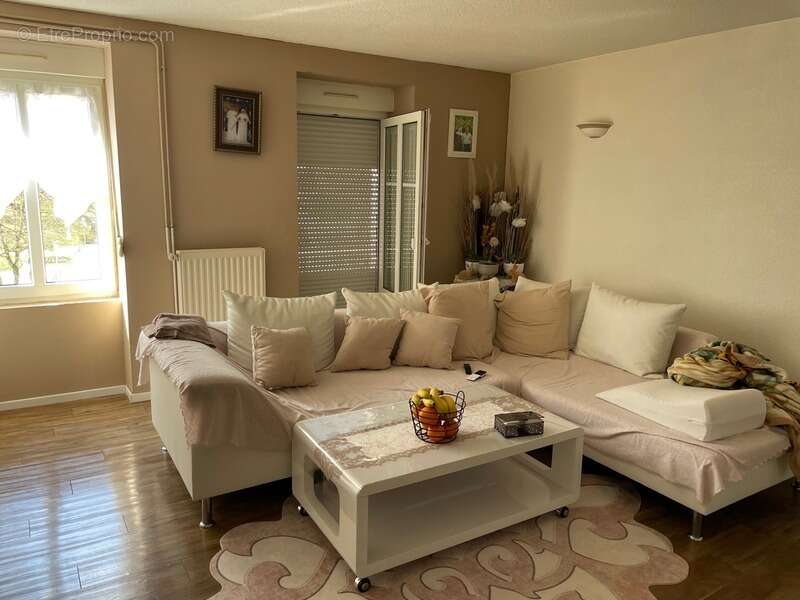 Appartement à CONTREXEVILLE