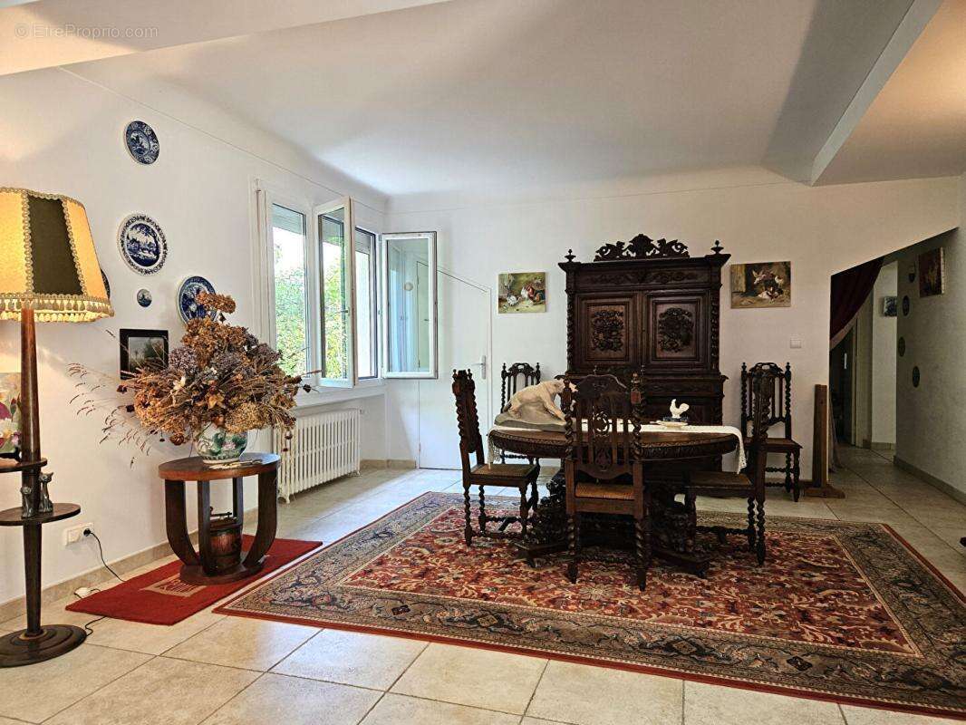 Maison à SAINTE-LIVRADE-SUR-LOT