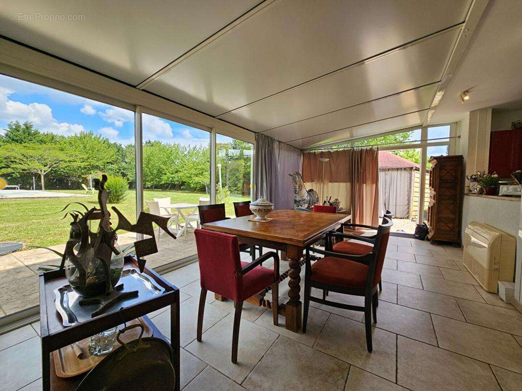 Maison à SAINTE-LIVRADE-SUR-LOT