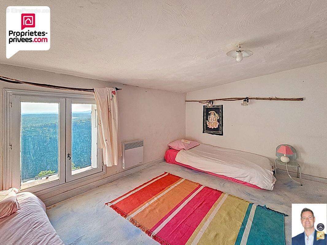 Maison à SAINT-CEZAIRE-SUR-SIAGNE