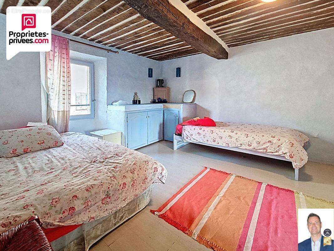 Maison à SAINT-CEZAIRE-SUR-SIAGNE