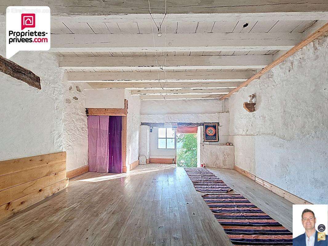 Maison à SAINT-CEZAIRE-SUR-SIAGNE