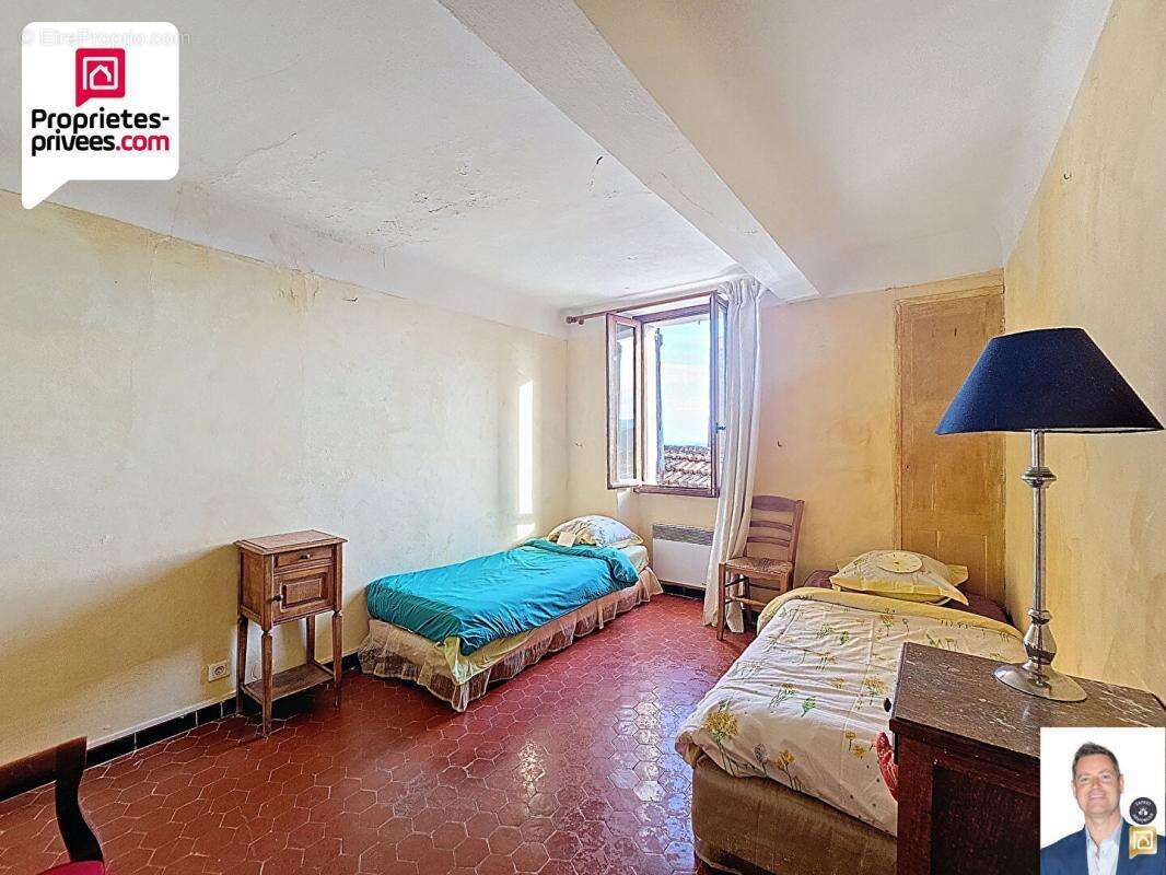 Maison à SAINT-CEZAIRE-SUR-SIAGNE