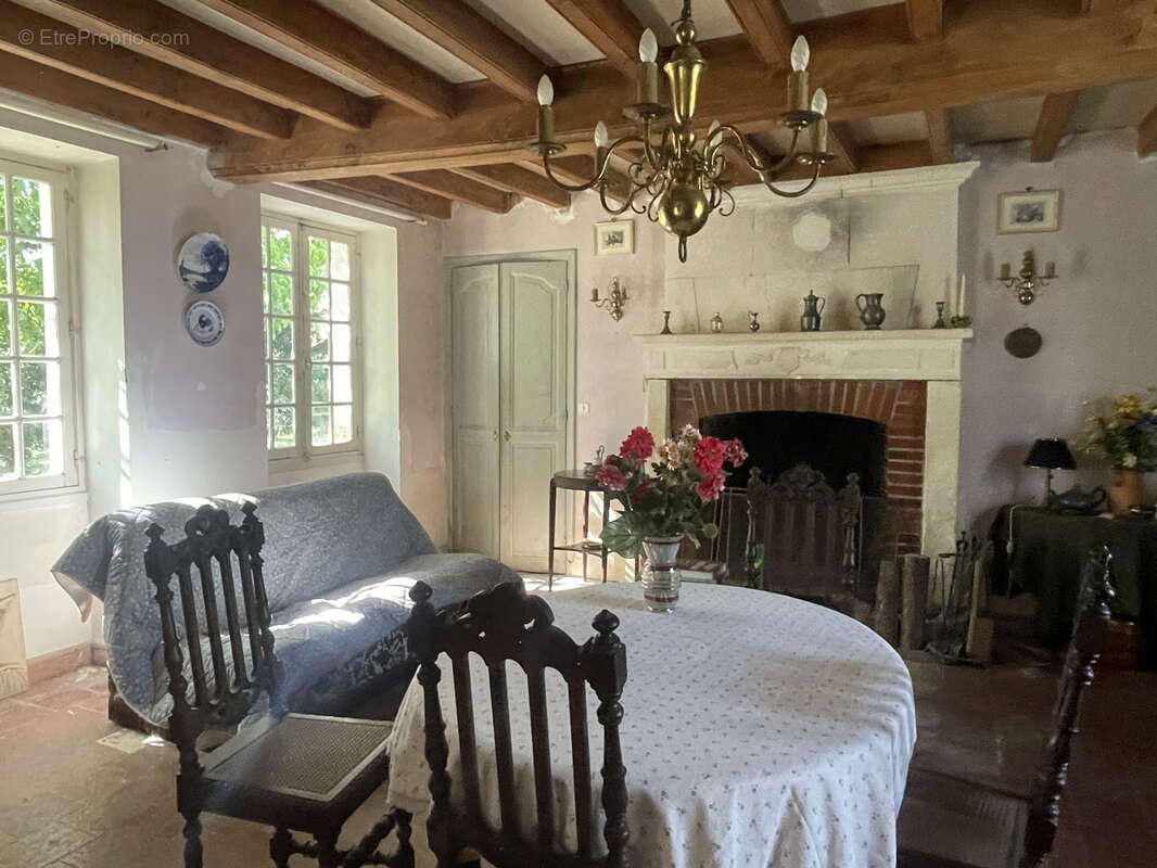 Maison à SAINT-JEAN-DE-SAUVES