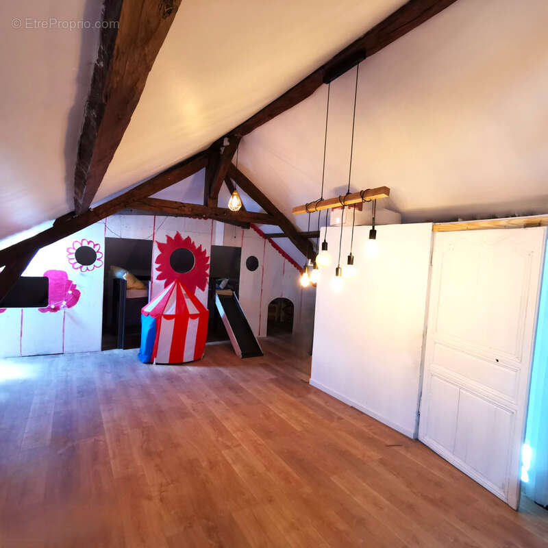 Maison à NEUFCHATEL-EN-BRAY